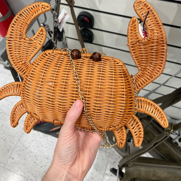Tommy Bahama Accessories - Brand new wicker crab purse
